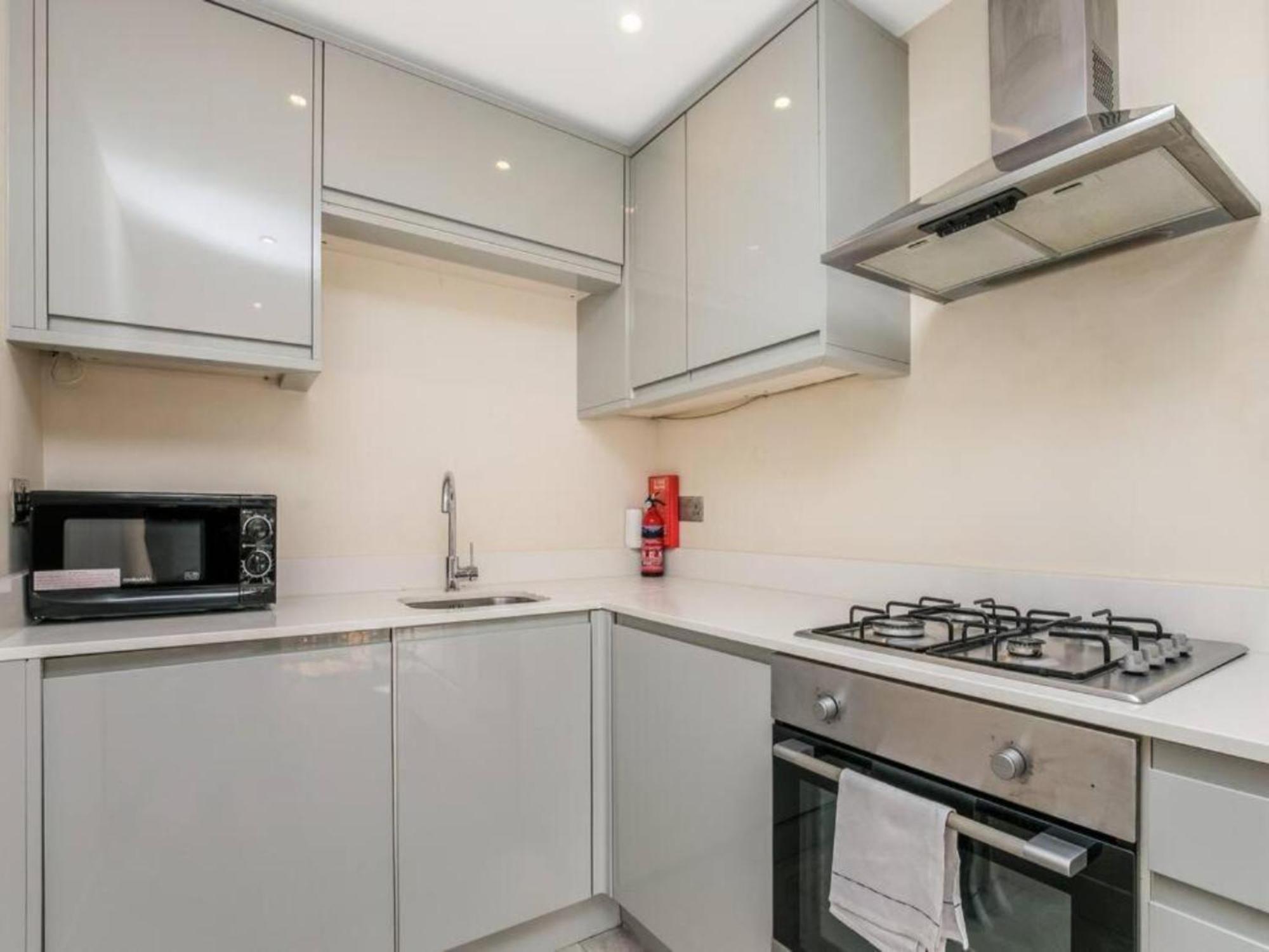 Pass The Keys Ealing Queen Of The Suburbs 2Bd Apartment London Exterior photo