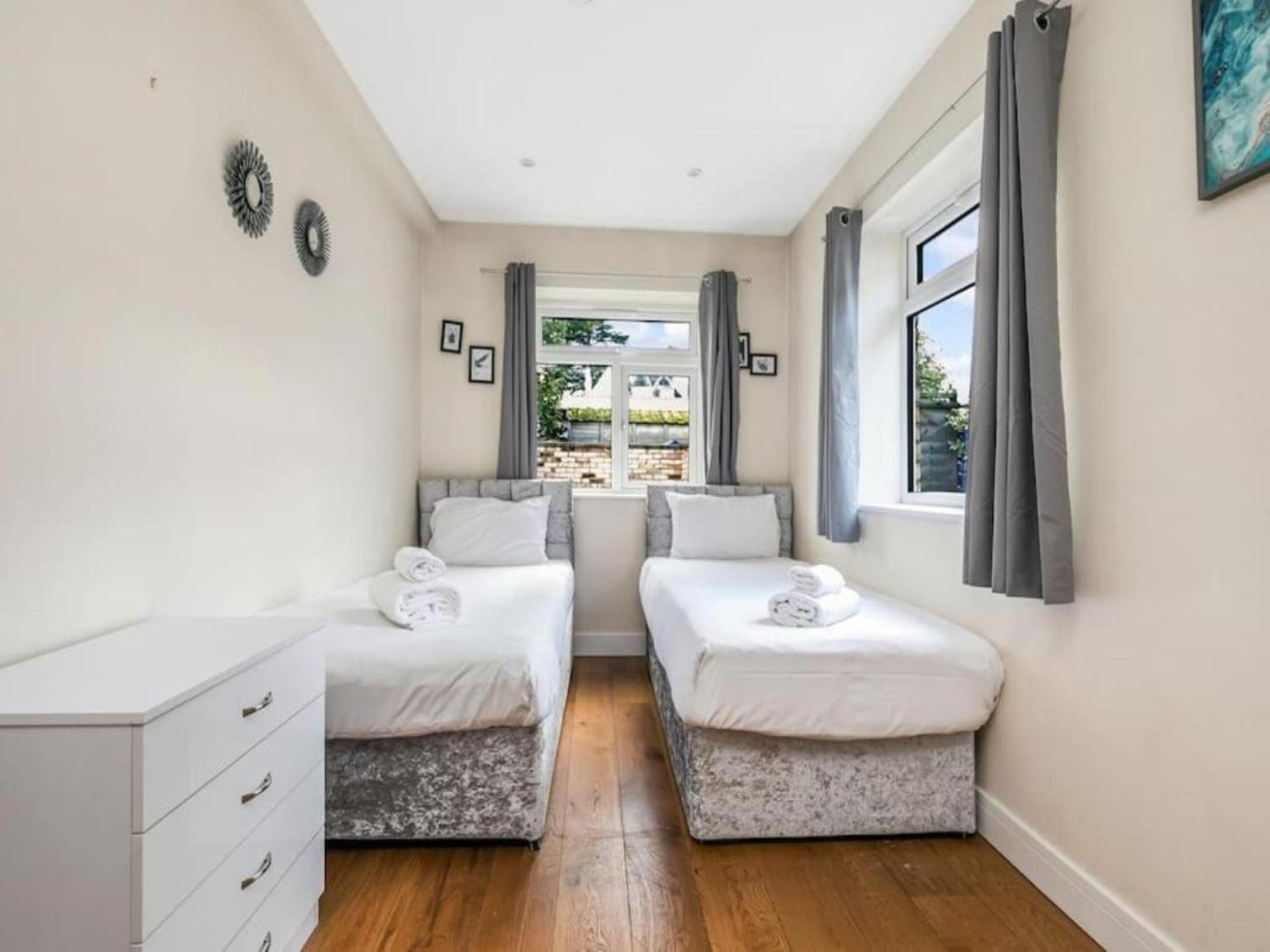 Pass The Keys Ealing Queen Of The Suburbs 2Bd Apartment London Exterior photo